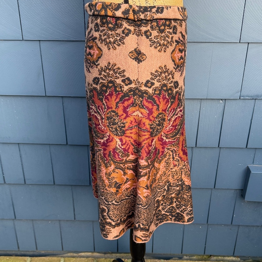 Floral Jacquard Knit A-Line Skirt in Peach and Pink alpaca knit - Picture 4 of 9